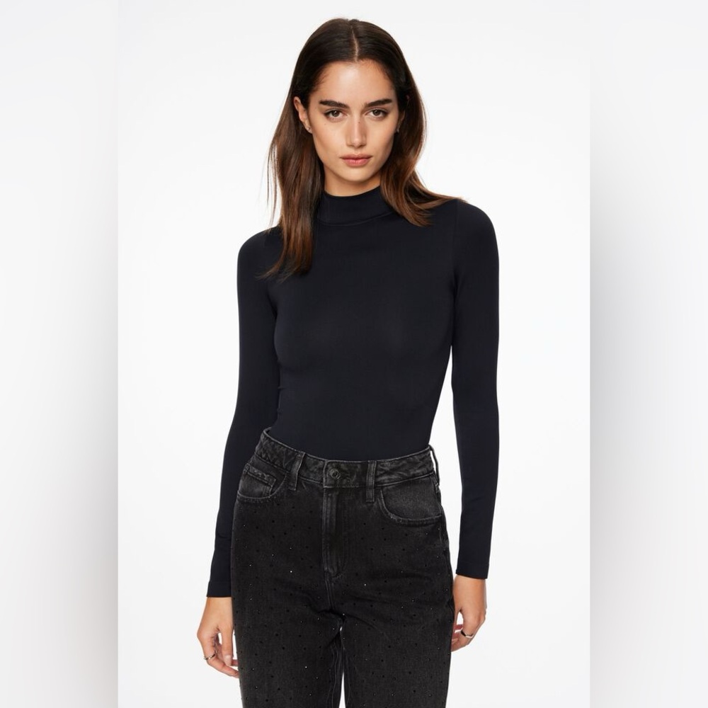 Dynamite mock neck/open back bodysuit - Black - Small